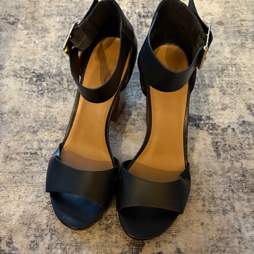 Chic Black Heeled Sandals